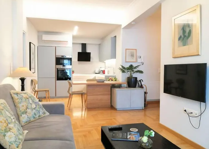 Elegant Apartment In Acropolis