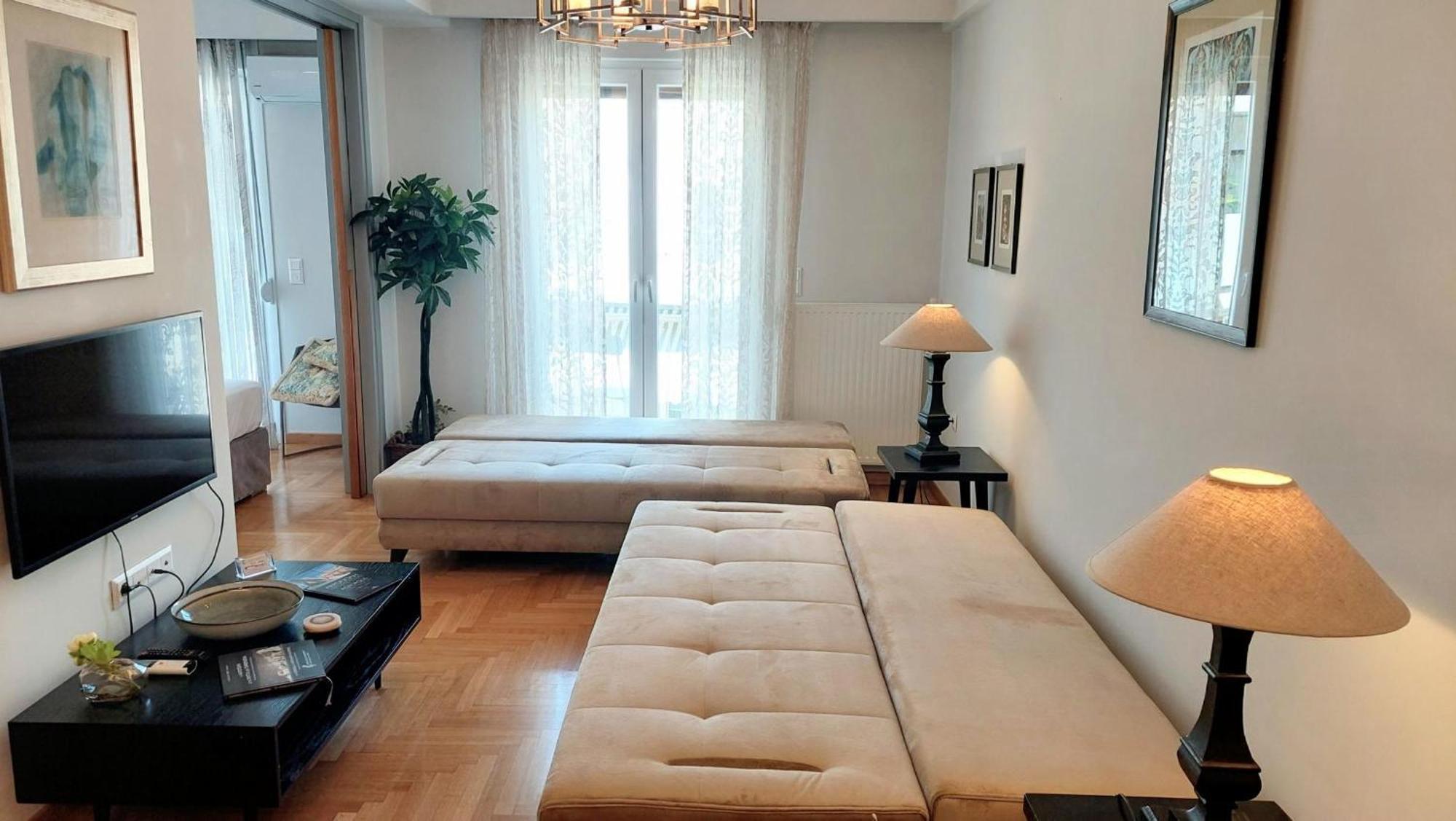 Elegant In Acropolis Apartment